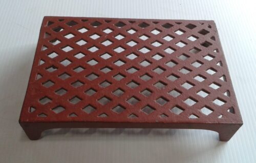 Vent 11- cast iron double brick size, reproduction of heritage vent, 226 x 153 x 37mm. Please contact us for current stock levels and orders $58 each