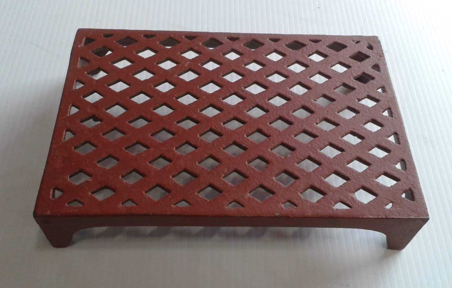 Vent 11- cast iron double brick size, reproduction of heritage vent, 226 x 153 x 37mm. Please contact us for current stock levels and orders $58 each