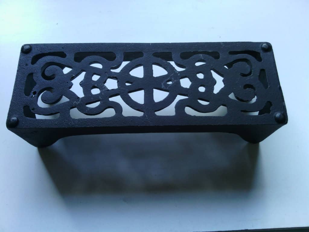 Vent 4S- cast iron single brick size, reproduction of heritage vent 227x82x58mm Please contact us for current stock levels and orders $43