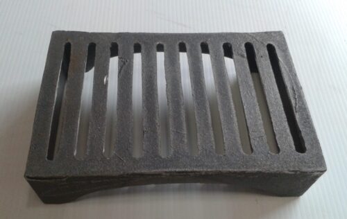 Vent 7- cast iron double brick size with grill pattern, reproduction of heritage vent 225x147x57mm. Please contact us for current stock levels and orders $58