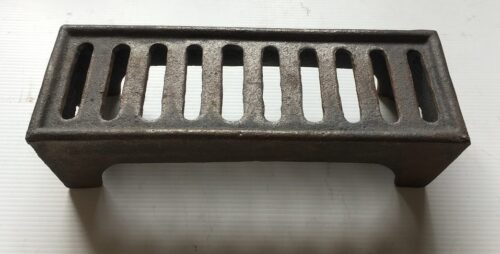 Vent no.15, single brick size cast iron wall vent with wide grill, reproduction of heritage vent 224 x 79mm Please contact us for current stock levels and orders. $43
