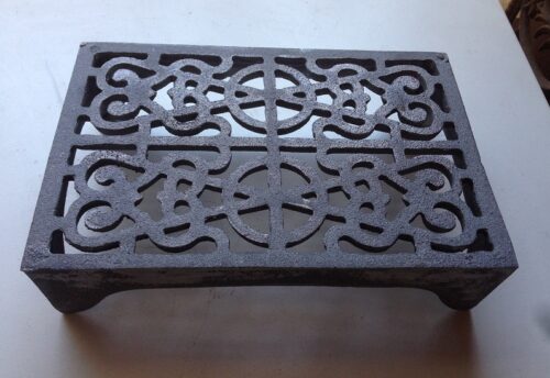 Vent no.4D- cast iron double brick size. Reproduction of heritage vent. 225x150x57mm Please contact us for current stock levels and orders $58 each