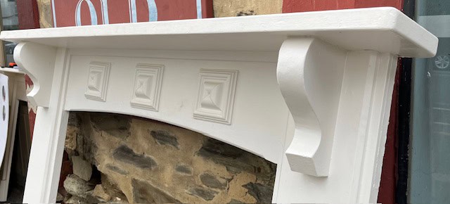 Substantial XL white painted timber mantel with gentle arched opening - Image 3