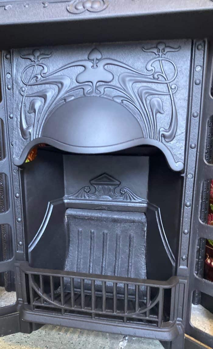 Art Nouveau 1920’s G and K original cast iron fire insert, 960 W x 950 H - Image 2